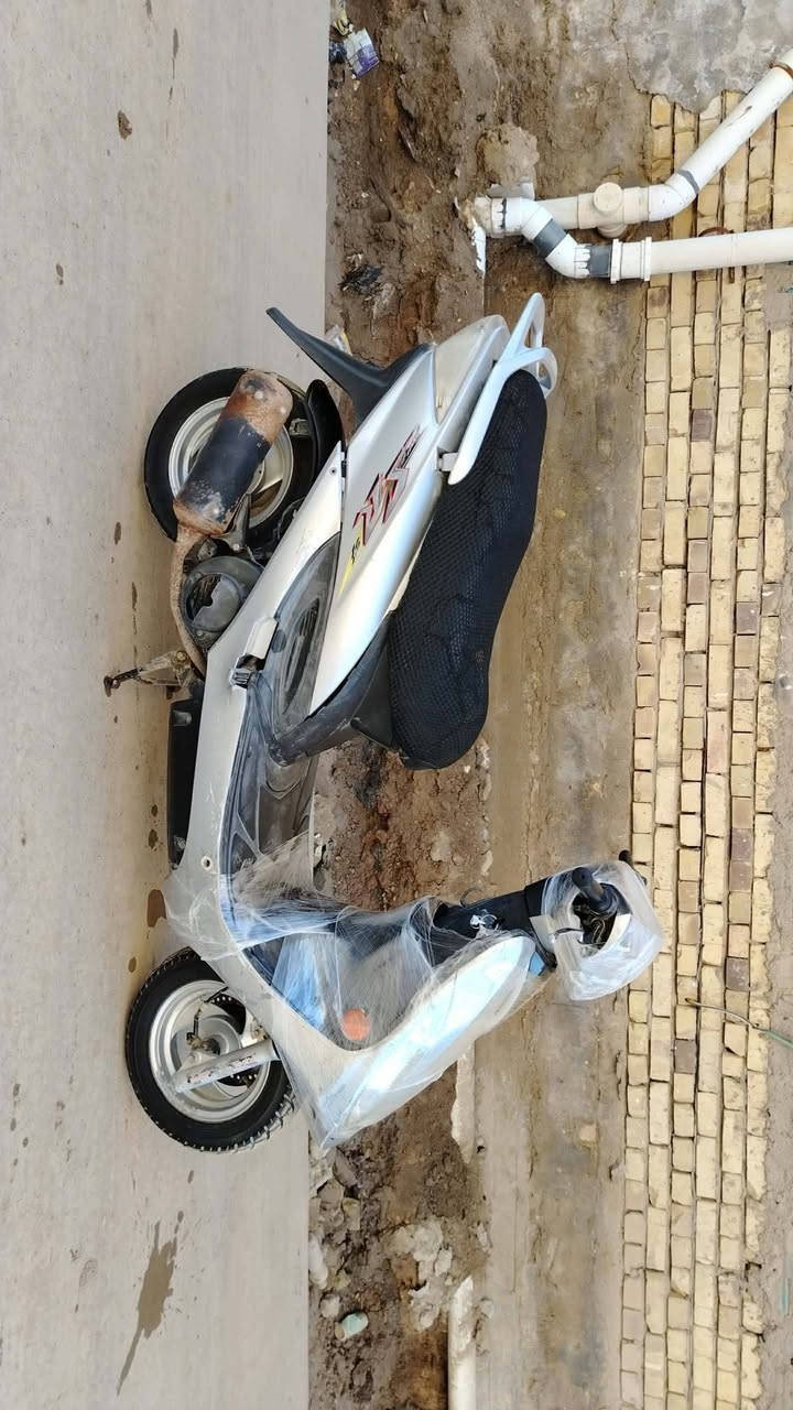 دراجه جي فور مجفته قبل شهرين وجاهزه من كلشي للبيع السعر 300 وبيها مجال مراسله الحساب او الاتصال على الرقم
***********
