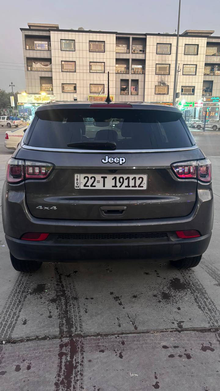 السلام عليكم
جيب كومباس موديل 2023 
محرك توربو 2000 
ضررها باب وجاملغ بجم كبس ارباك بس بردة 
ماشية 32 الف كيلو 
مواصفات  
بصمة 
شاشة كبيرة 
رادار امامي وجانبي وخلفي 
دبل اكسل 4*4 
لايتات زينون تبريد قطعتين السيارة مغلف الداخل كلو 
محرك كير كهربائيات حدادية كلها بشرط جاهزة ماتحتاج مصرف 
السيارة ترقيم جديد هزة ورقم وسنوية كله جديد تحويل او وكالة بشرط 
السعر المطلوب 165 ورقة 
مكان السيارة اربيل 
***********
***********
