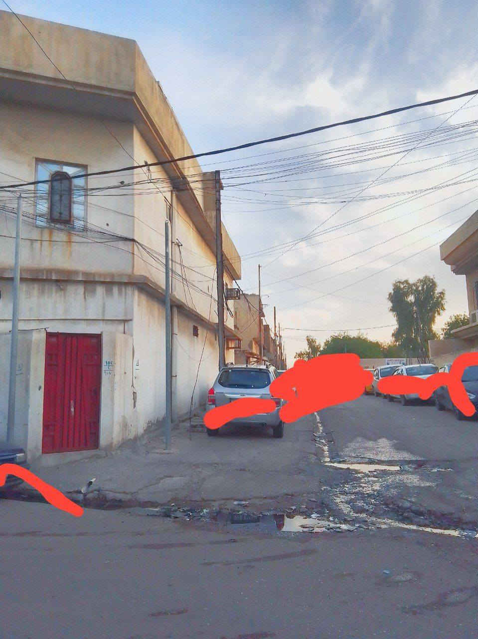 🔥 بيت للإيجار
في أفضل مناطق الجانب الأيسر – الدركزلية 🔥

فرصة ممتازة للعوائل الباحثة عن موقع مرتب وخدمات متكاملة ✨

📍 الموقع:مدينة الموصل – الجانب الأيسر – منطقة الدركزلية مقابل سوق مباشرة، وقريب جدًا من مدرسة محمد الدرة الابتدائية

🏡 مواصفات البيت:
✔ بيت ركن
✔ 4 غرف واسعة
✔ الطابق الأول: غرفتين + مطبخ
✔ الطابق الثاني: غرفتين
✔ صحيات كاملة بالطابق الأول والثاني
✔ عدد الأسطح 3
✔ البيت بوسط الفرع
✔ منطقة فول خدمات وقريبة من كل الاحتياجات اليومية

💰 الإيجار:فقط 475,000 ألف دينار ، ويوجد مجال بالسعر للجادين 👍
رايد عائلة تريح القلب 

📞 للتواصل والاستفسار: مع دلال أبو فهد
     📱 واتساب: *********** 
      📩 أو عبر الماسنجر

🌷 نتشرف بخدمتكم دائمًا 🌷
