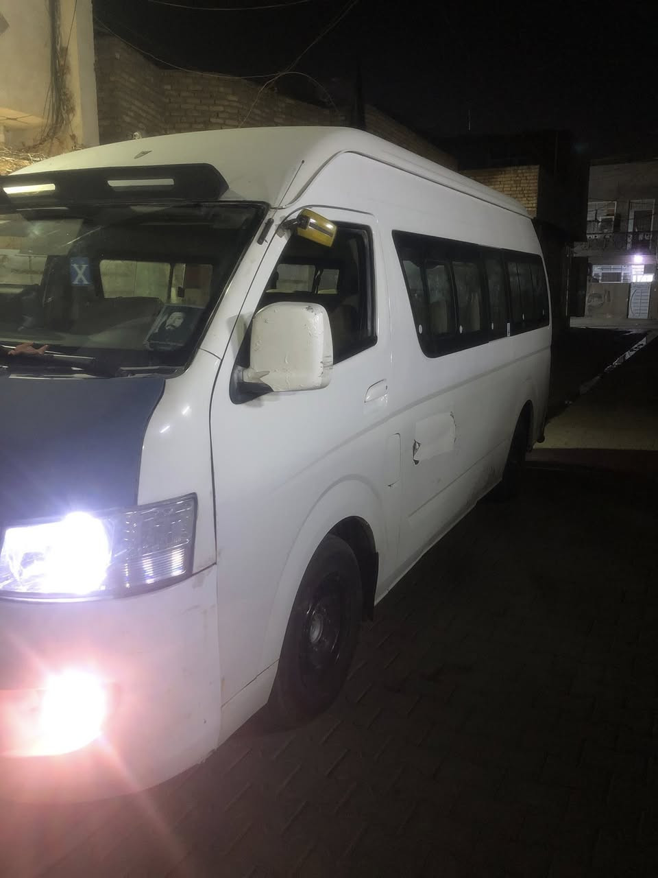 السلام عليكم سياره موديل 15مكينه وكير واكسل خير من الله المكينه صار 10ايام شادهه  تبريد شغال بيهه منظومه غاز 60 محوره 18مقعد  السياره جاهزه صاحبهه يريد تحويل مطلوبه غرامه15ورقه مكاني بغداد الزعفرانيه السعر  90ورقه بيع مستعجل الرقم ***********  مكفوله من ضربه وصبغ بس بيهه طخات على البارد
