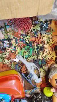 مجموعة كبيرة • جنود • ام القاعده