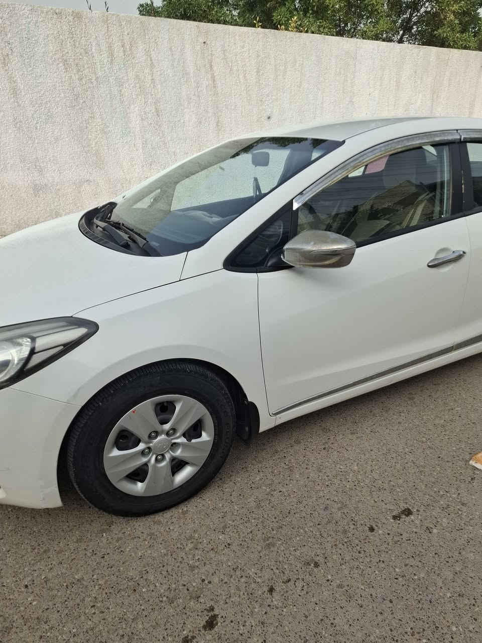 سيراتو خليجي 2014 للبيع رقم ديالى انكليزي بسمي تحويل ثاني يوم 
بيها الباب الخلفي مصبوغ ومصلح على بارد  والباب الخلفي من جهة السايق مبدلة وجاملغ الأمامي بي شبر مصلح على بارد رفعة بالتكمة موجودة بالصورة
كير محرك صدر مكفولات تبديل جديد سيارة موجودة بالصور 
ماشية 185 
العنوان بغداد الحسينية 
السعر 119 
***********
