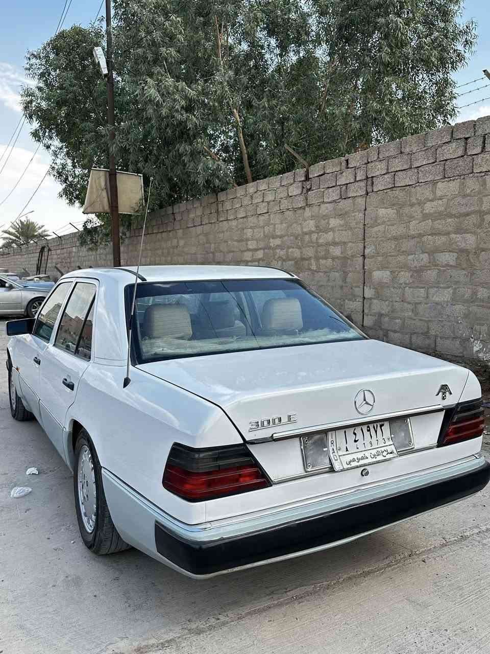 السلام عليكم
مارسيدس دب للبيع
كير ومحرك (بطه)
طخم امامي+ خلفي جديد
طخم تايرات جديد
صبغ جديد (فرن) بدون دواخل 
سياره جاهزه من كلشي 
فقط نقص تبريد منضومه بي بس ما شغال
و سياره جديده حيل 
سعرر (..58..) 
مكان السياره تكريت


**إذا كنت صاحب هذا الإعلان وتريد حذفه لأي سبب، رجاءا أرسل رسالة إلى الدعم الفني**