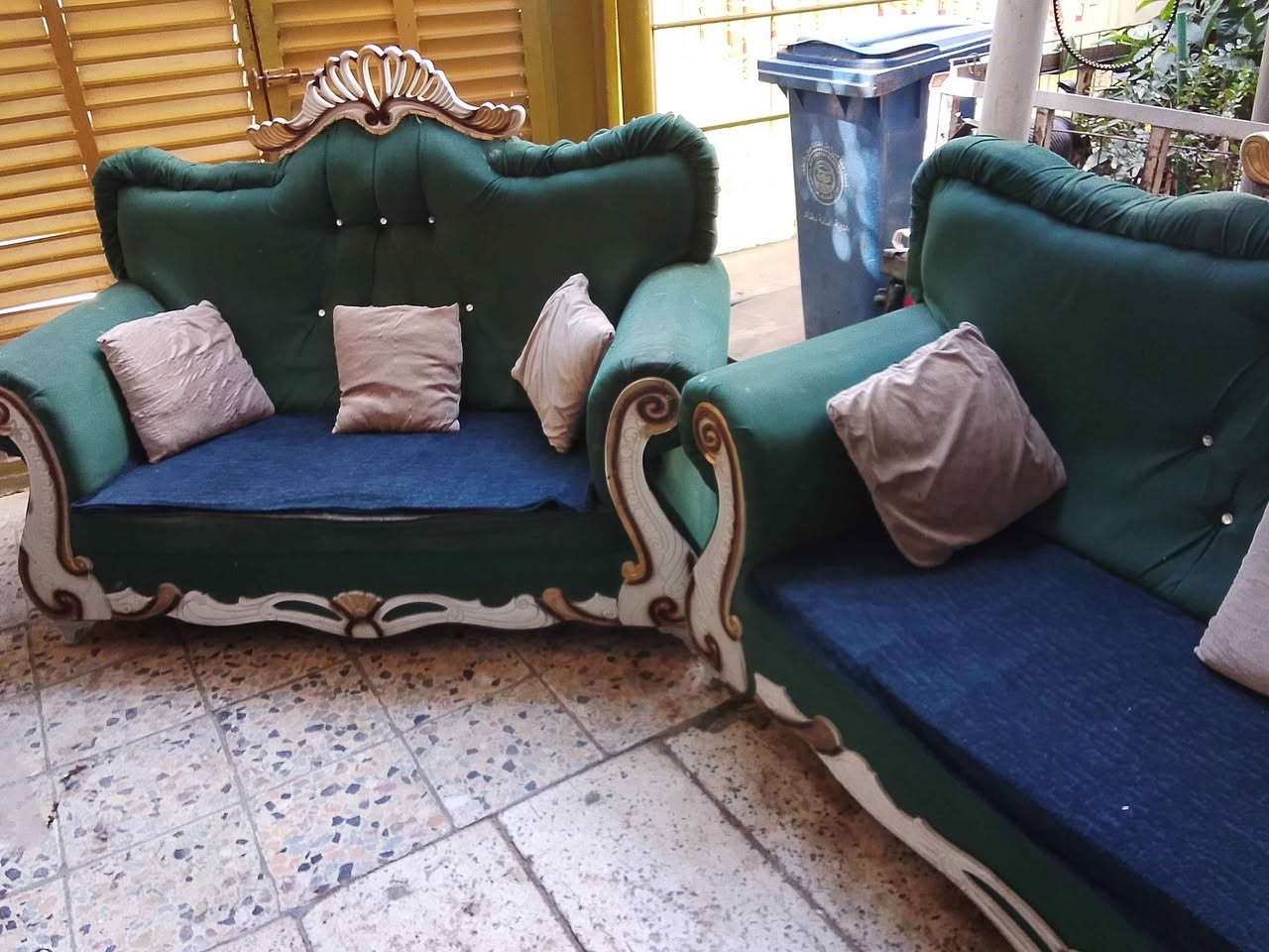 نص تخم 5 مقاعد للبيع مابي ضرر السعر 55 ألف المكان بغداد للاستفسار الاتصال على الرقم *********** غير متواجد على الفيس بغداد, العراق
