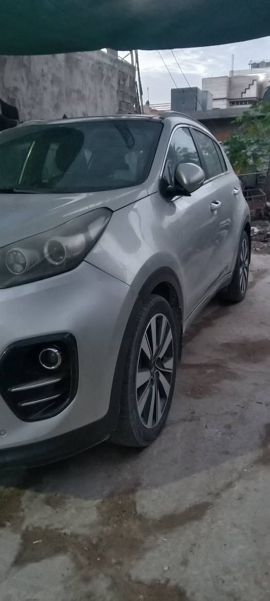 سلام عليكم سبورتج 17 خليجي جيتي لاين سياره جاهزه مابيه نقص تفاصيل منشوره بالسونار مكاني البياع حي الرسالة 2مقابل جامع عمر م *********** ملاحظه السياره مكفوله من الصبغ بغداد, العراق
