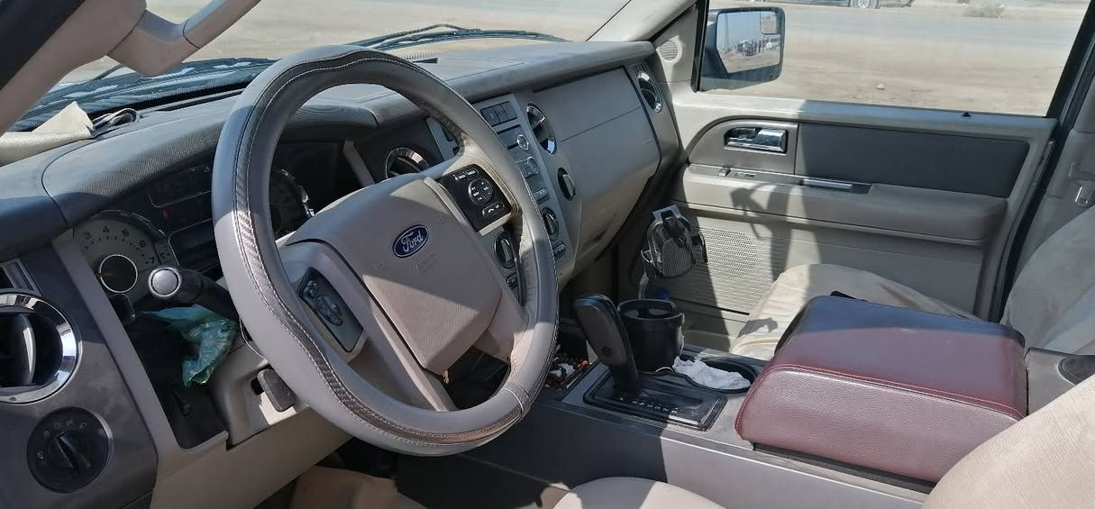 فورد اكسبيدشن ٢٠١٢ خليجي تو ويل جاهزه رقم بصره صيانه عامه قبل اسبوع السعر ١٣٥ كير محركاكسل ابلاد ماشيه ١٣١ الف قابل للزياده العنوان البصره. السياره بسمي هزه جديده اسباب البيع خاصه بس السباره بلادي ظفيره وكهربائيات صرف ١٢ لتر لكل ١٠٠ كيلو وحجر البيئه موجود واي استفسار اني بالخدمه والسياره صارف عليهه لان من المستورد الى ايدي. واسف عالاطاله للاستفسار ***********
