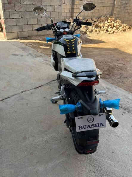 السلام عليكم
ماطور سايم بطحة ياباني مال رمبه موديل ٢٢ بدون اوراق فقط مكاتبه محرك ٢٥٠ كير ٦ نمره يجي نوزل مو كابريتر الماطور نضيف برغي ما مفتوح بي وين ميعجبك افحصه السعر مليون و ٥٠٠ الف العنوان الرمادي للأستفسار الاتصال على الرقم
***********
