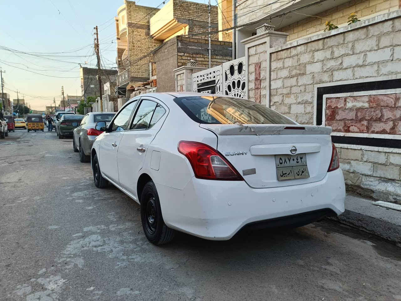 بيع فقط 
نيسان سني هندي موديل 2020
السعر 93 ورقه للاتصال *********** مجال بسيط
رقم اربيل باسم شركه شرط تحويل او وكاله 
محرك وكير نظاف 
التبريد شغال 
صدر وتخم تاير جديد
بدون صبغ بيها طخه بالداعميه الاماميه نكسرت وبدلتها 
وبيها بارد بالجاملغ الامامي 
المكان بغداد الزعفرانيه
