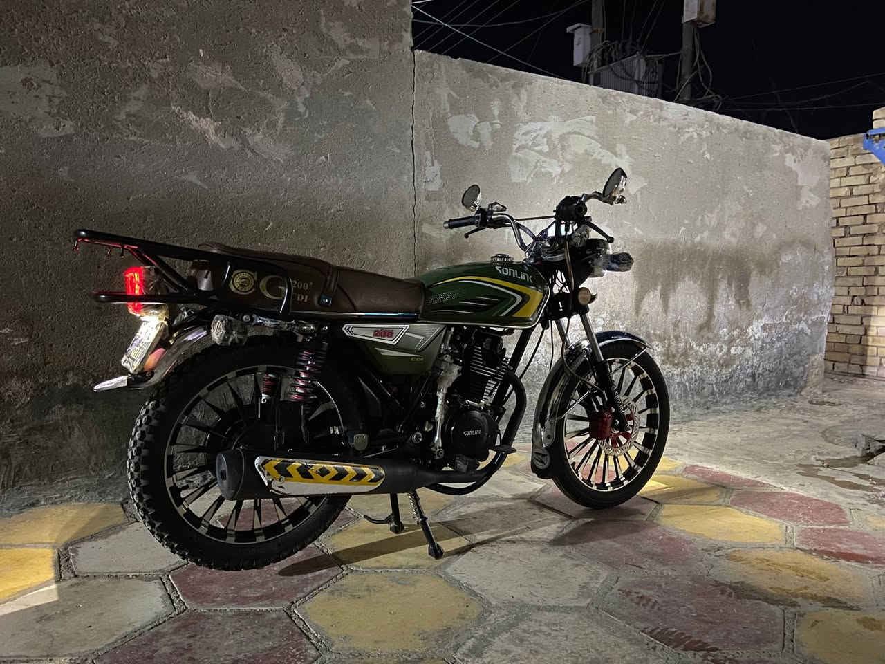 دراجة سونك موديل (2024) حجم المحرك «200cc»«خمس كير» مكفوله  سعت الخزان «14 لتر» مع شاشه العداد كهربائيات الدراجة شغاله كلهى سلف وهندر دراجة سريعة وما تصرف بانزين نضافه
دراجة 100% بريك امامي وخلفي شغاله لايت عالي وناصي


**إذا كنت صاحب هذا الإعلان وتريد حذفه لأي سبب، رجاءا أرسل رسالة إلى الدعم الفني**