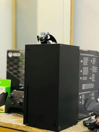 اكس بوكس سيريس اكس متوفرات 3 قطع واحد موديل 23 و22 و21 كل جهاز يجي ويا...