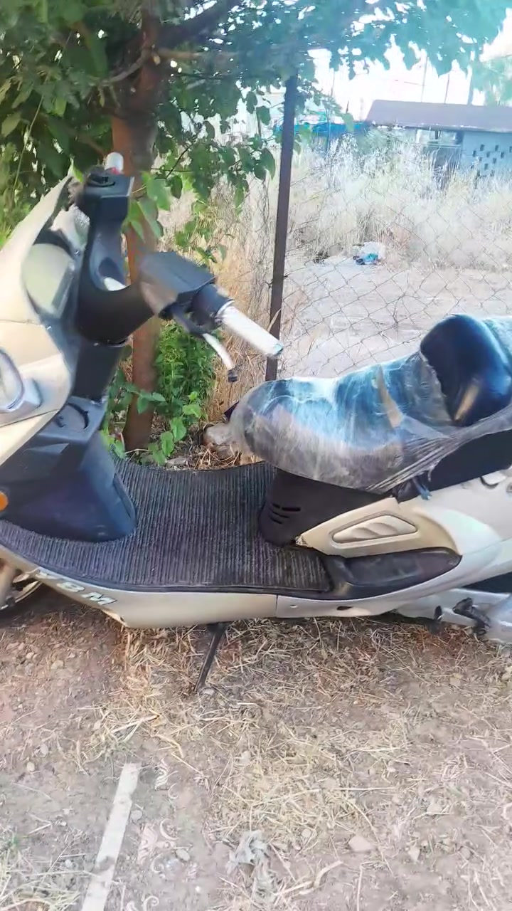 🏍️ بۆ فرۆشتنی خێرا
ماتۆرسکیل YIBEN 125 مۆدێل 2021
✅ ماتۆرەکە تەندروستە و ئامادەی بەکارهێنانە ✅ باطری نوێ ✅ لاستیکی دواوە نوێ ✅ سووتەمەنی کەم بەکاردەهێنێت
❌ بێ پلاک و بەڵگەنامە
💰 نرخ: 350,000 دینار عێراقی (کۆتایی)
📍 سلێمانی
📞 ***********1

🏍️ للبيع السريع
دراجة نارية YIBEN 125 موديل 2021
✅ المحرك بحالة جيدة وجاهز للاستخدام ✅ بطارية جديدة ✅ الإطار الخلفي جديد ✅ اقتصادية في استهلاك الوقود
❌ بدون لوحة وبدون أوراق
💰 السعر: 350,000 دينار عراقي (نهائي)
📍 السليمانية
📞 ***********1
