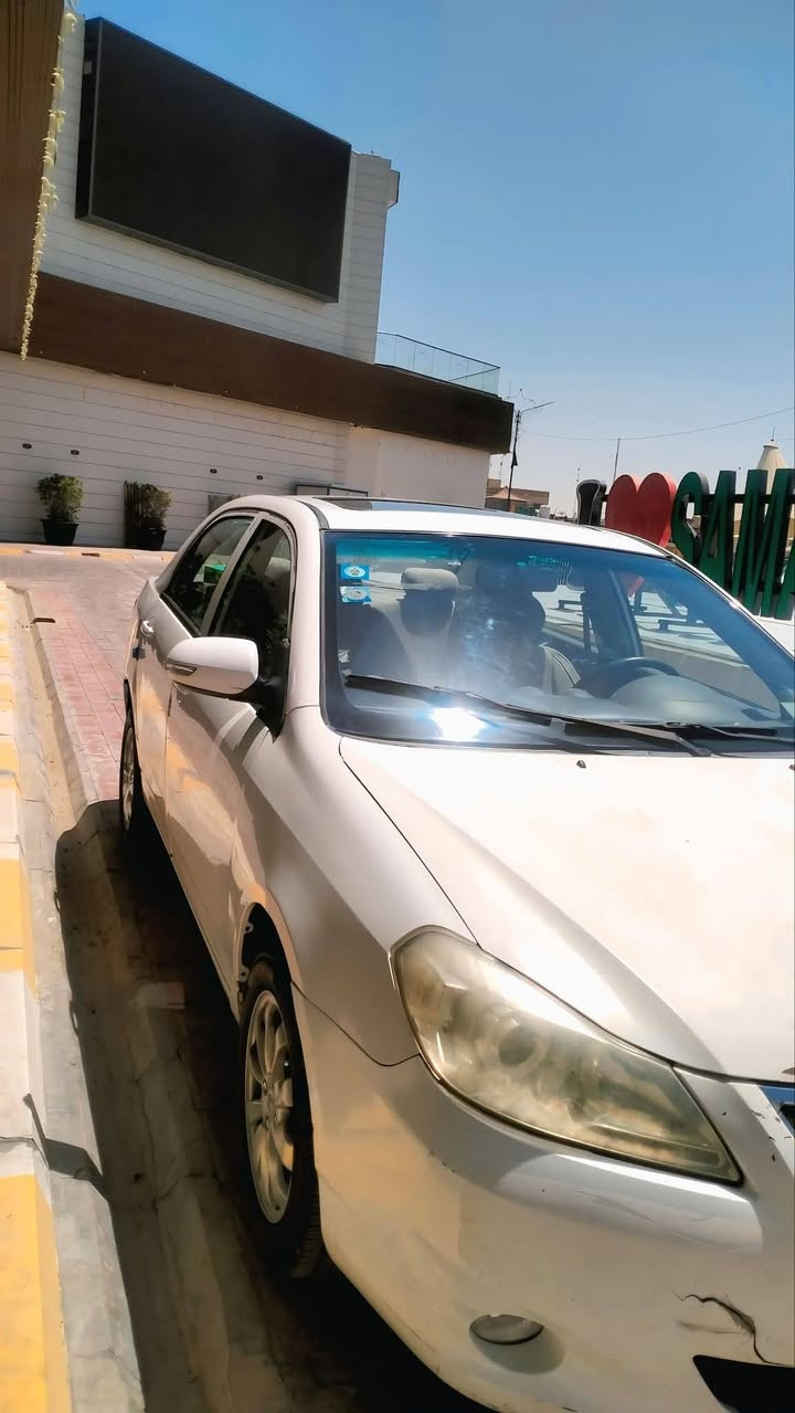 سيارة BYD 2016 رقم انكليزي مثنى سنوية جديدة لل 2030 مداور ثاني يوم . 
مكينة وكير بلادي شرط الفحص لاتنقيص ولاتبخير . 
بصمة وفتحة سقف فول مواصفات.  
سيارة جاهزة من كلشي حدادية تبريد ثلج. 
سيارة جديدة بعده بكتلوك الشركة ماشية 100 الف. 
سعر 68 $ وبيه مجال 
مكان السيارة / السماوة رقم الاتصال او وتساب  . 
‏‪0786 644 4593‬‏
