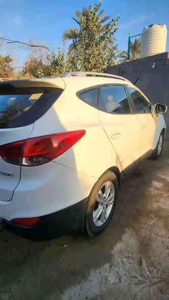 توسان وراد خليجي موديل 2013
بيه صبغات مكفوله من العيب الشرعي 
مكينه ٢٤٠٠
تبريد ثلج
جاهزه مال جناي 
السعر 98$
الاتصال ***********
