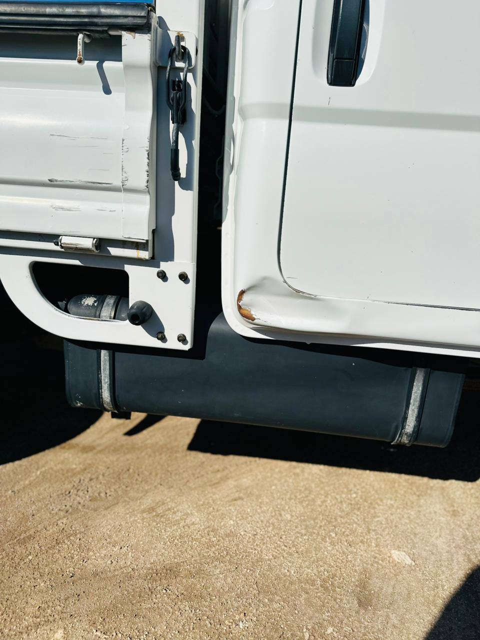 السلام عليكم  كيه دبل قماره موديل 22محرك 2700رقم قادسيه دولي بسمي السياره كفاله من كلشي مكينه كير حداديه تبريد تاير كله جديد سعرها ب160وبيه مجال للشراي مكان السياره بالسماوةللاستفسار ***********
