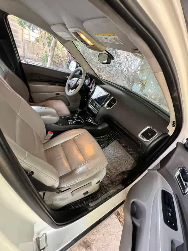 سلام عليكم دوج دورنكو 2011محرك هيمي 5700وارد خليجي  بيه ثلاث قطع بل غراق كير عصا جنطه كهرباء كشنات كهرباء  فور ويل كشنات جلد بيجي كير محرك حداديه خير من الله تبريد شغال كهربائيات كله شغاله نقصه زوج دبلات امامي ودبل جنطه كهربائي للبيع السعر 165وبيه مجال مكاني كربلاء 
للاستفسار 
***********فراس 
***********
