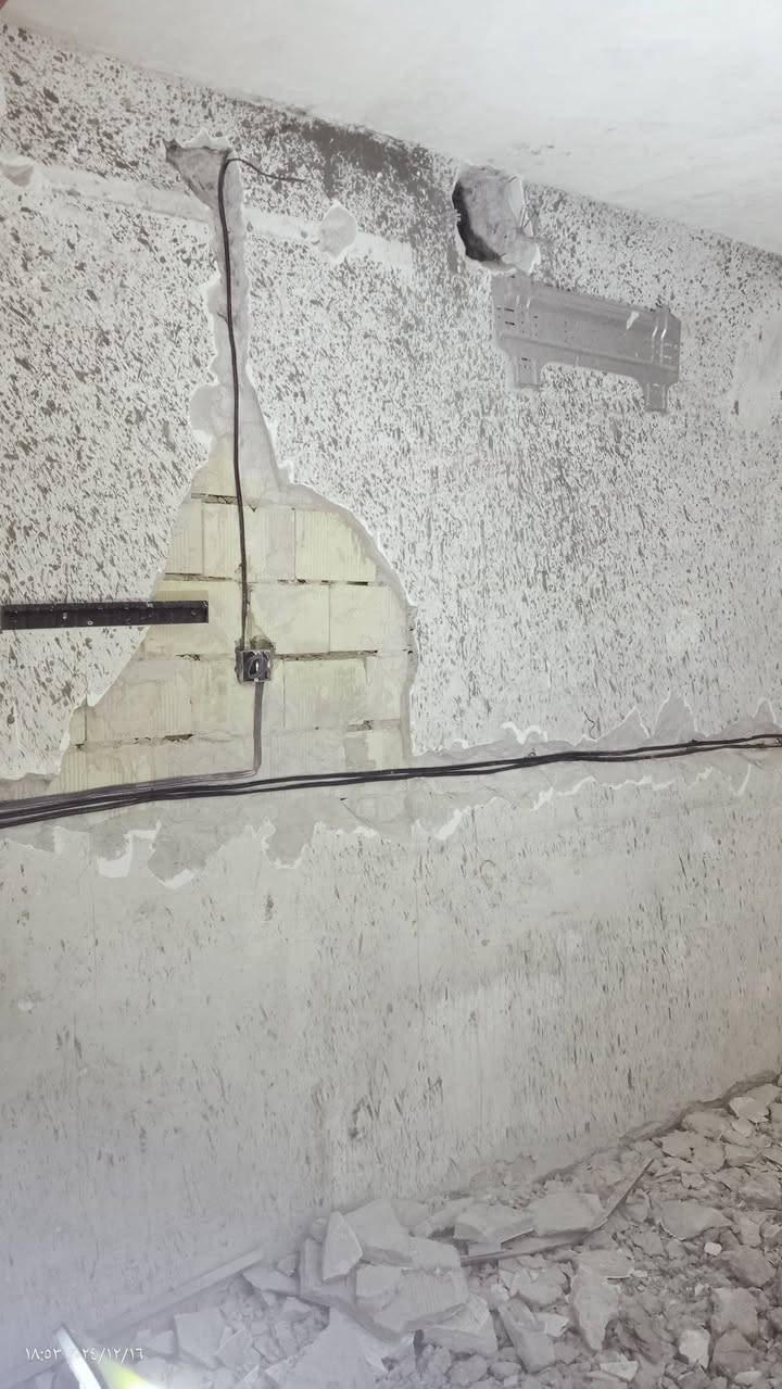 السلام عليكم شغلي اليوم اعادة تاسيس كهرباء غرفه سيمنز للتواصل ***********
