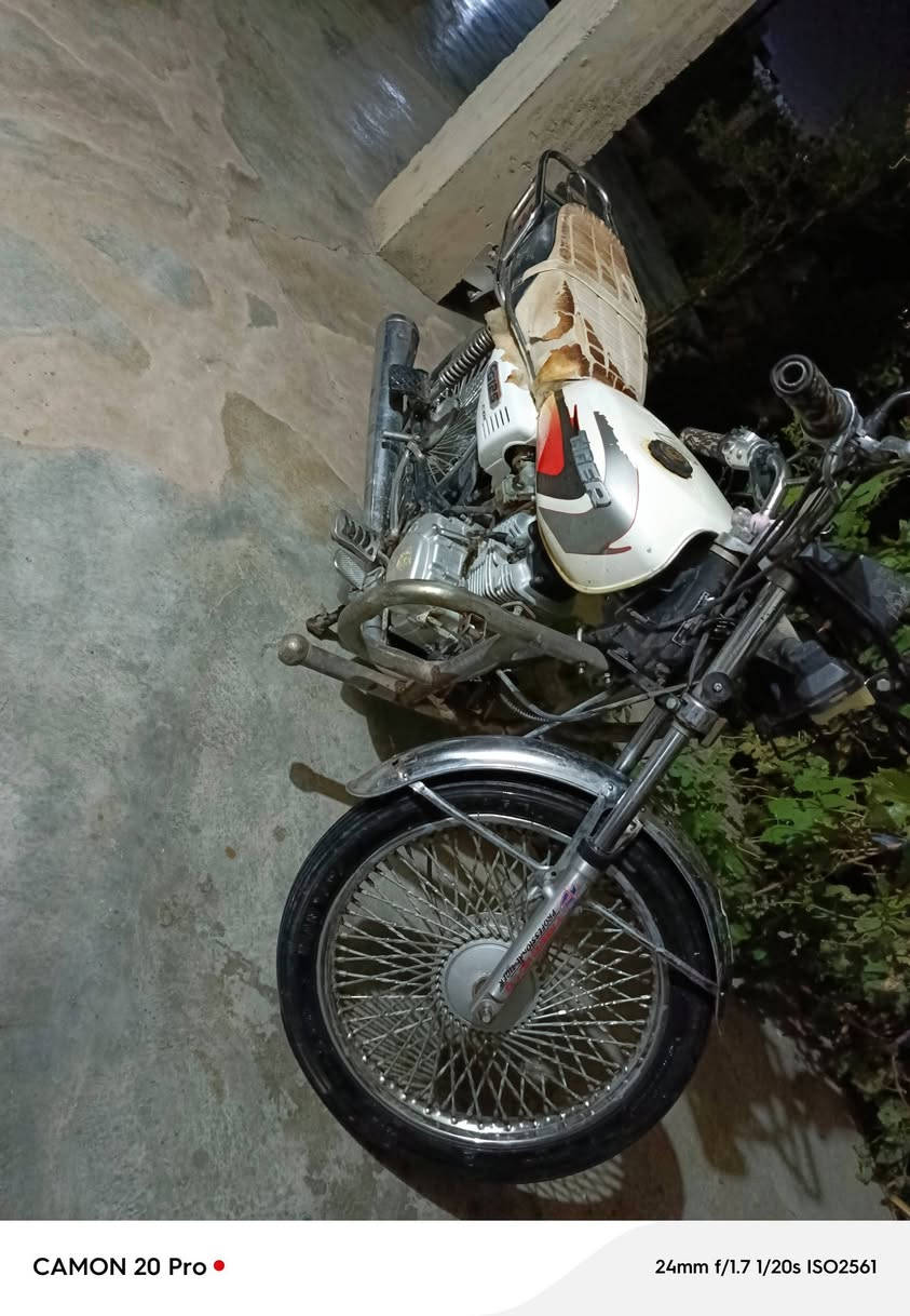 ⛔السلام عليكم
⛔مؤطور للبيع تايگر موديل 20
 ⛔ماطور گدام العين مبدل بستم فقط تحريكه نار 🔥 السعر
300وبي مجال قليل 
هاذا رقمي***********
