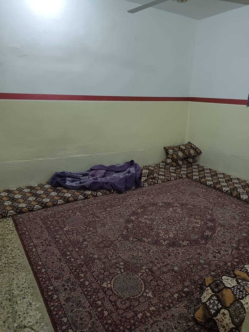 سلام عليكم بيت للبيع مساحة 227 متر عنوان دار معلمين قرب مستوصف الصدر للاستفسار *********** واتساب او اتصال
