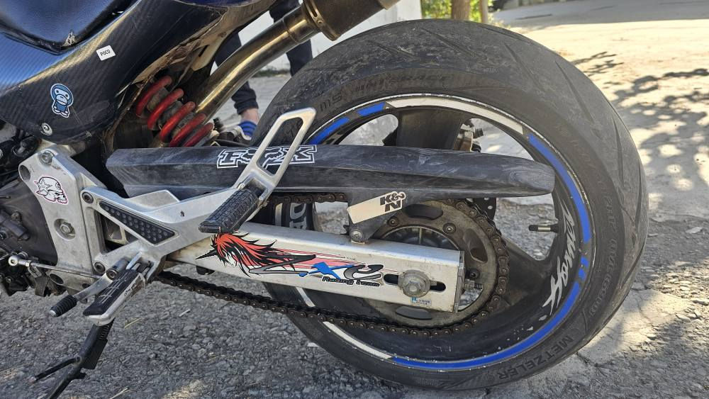 Honda Hornet 250cc 
هۆندای هۆرنێت مۆدێل 2006
4 بستۆن
ساڵۆنسای سپۆرت
تەنها کاسکێتی سوتاوە 
نرخی 750 $ دۆلار السليمانية, العراق


**إذا كنت صاحب هذا الإعلان وتريد حذفه لأي سبب، رجاءا أرسل رسالة إلى الدعم الفني**