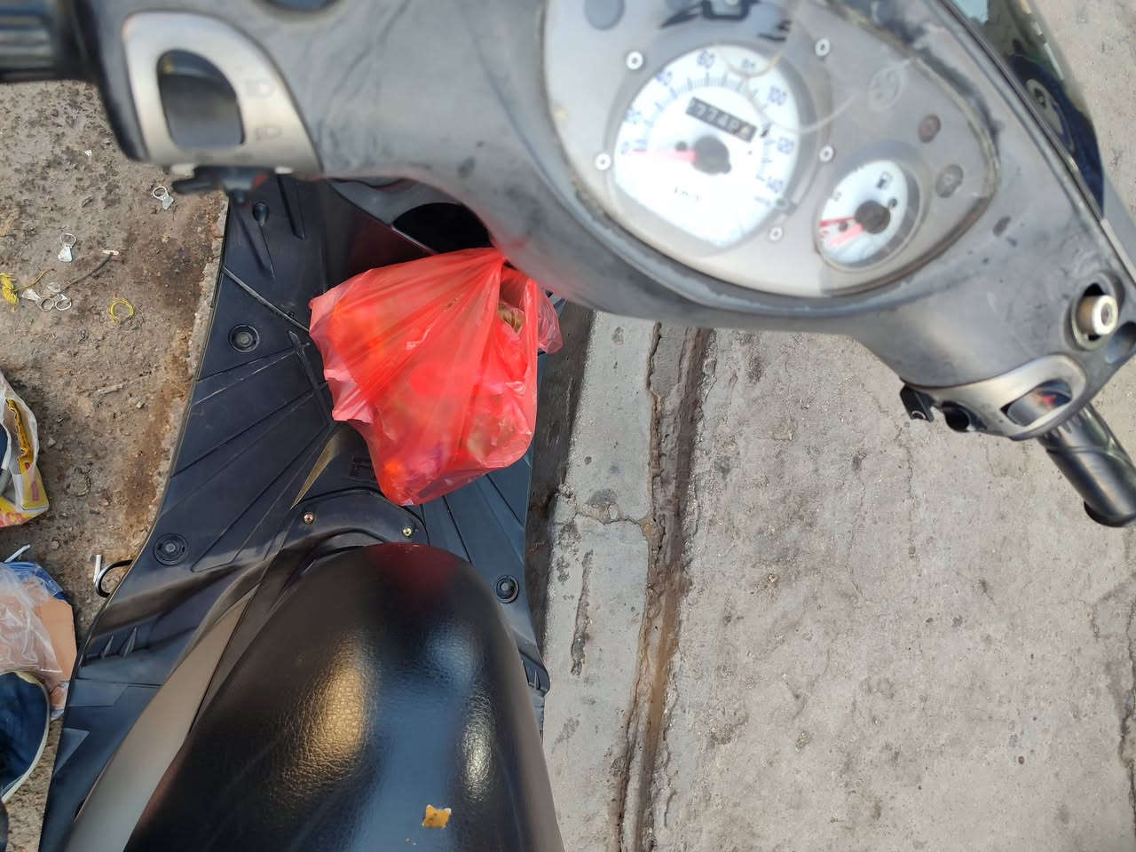 سلام عليكم درجة للبيع شراي خاص مستعجل على بيعتها جديده نوزل ***********
