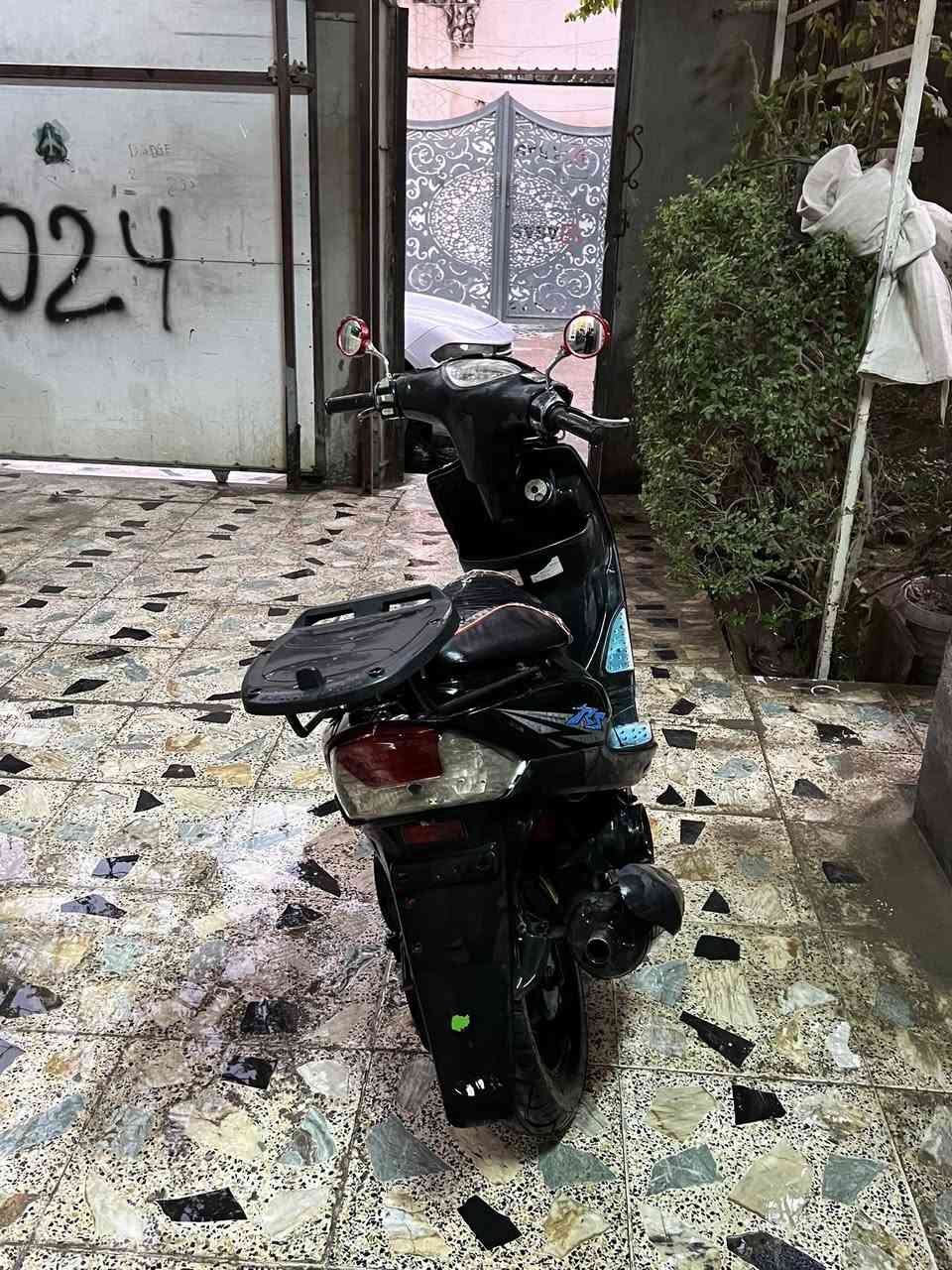 سلام عليكم ماكس عدله جاهزه من كل النواحي سلف كهربائيات كلها شغاله مكينه خير من الله الدراجه جاهزه بس ماشتها بيها عواج قليل  السعر (490) بيها مجال بصيط ***********
