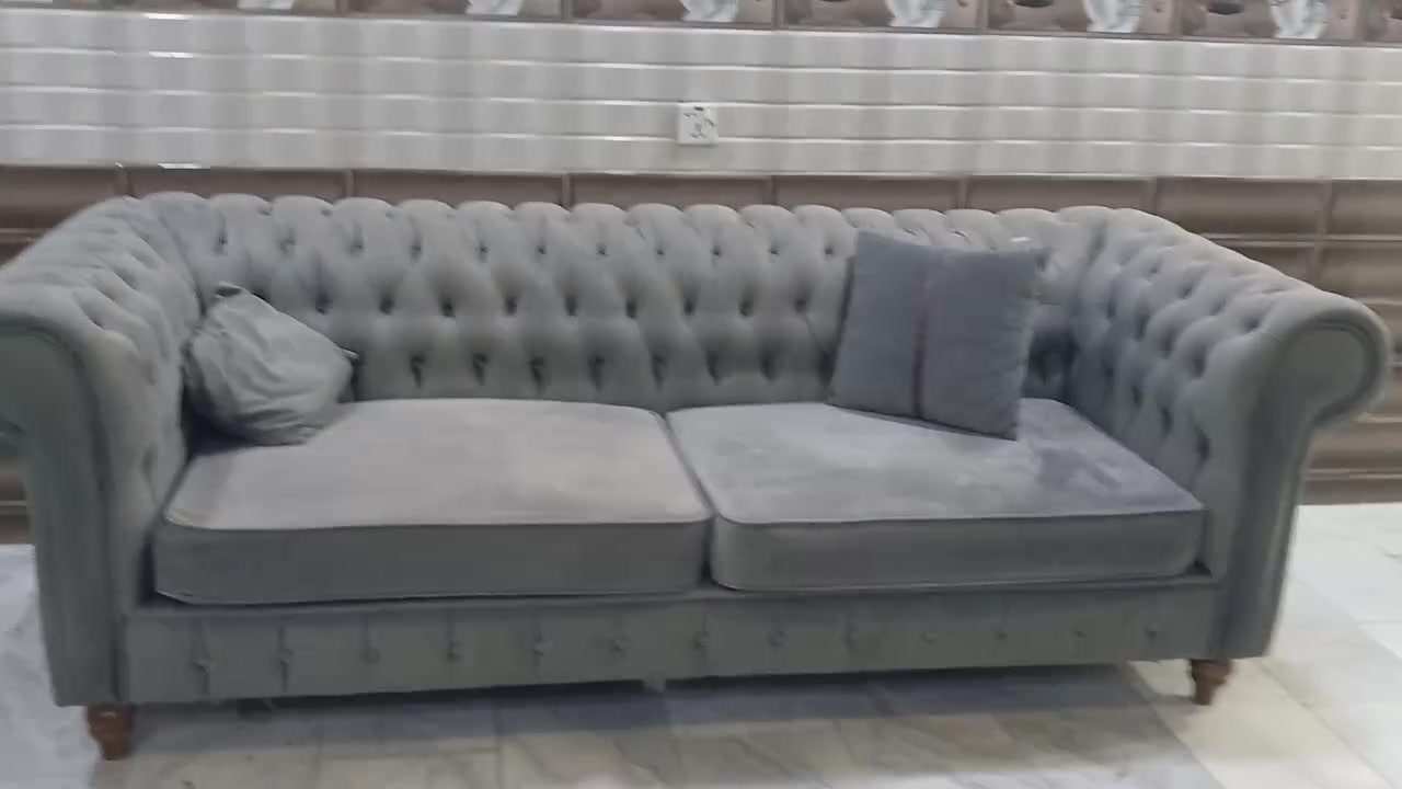 سلام عليكم للبيع قنفة ثلاثية ضخمه ثقيله العنوان بغداد حي الحسين ***********
