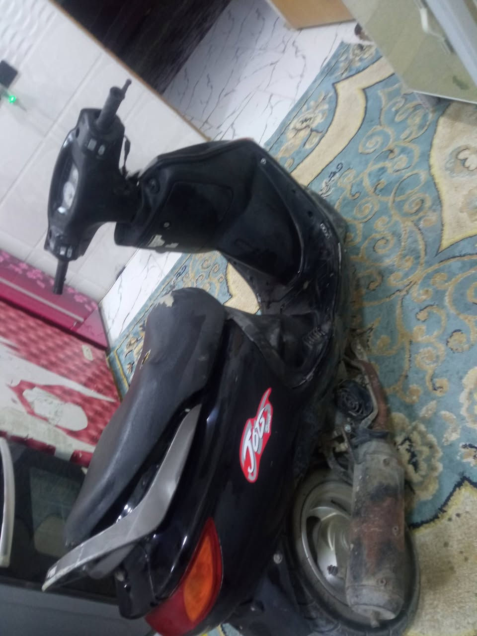 السلام عليكم دراجه للبيع نظيفه ما مفتوحه كلها شغاله ماكينه ناعمه السعر 375 وبيها مجال الوان حله شارع 80 قرب الساده بخطه ***********
