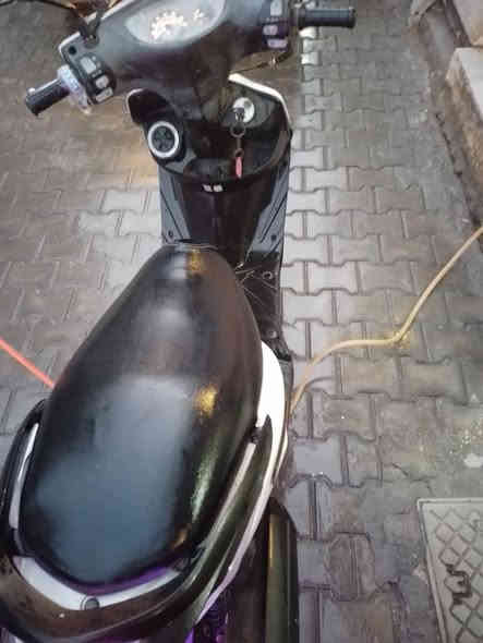 السلام عليكم 
عندي ماكس ثعلب 
دراجه خير من الله 
على البلادي مالته 
كابريتر بلادي مالته 
محرك كهربائي كلشي شغال 
بيه سماعات ابلوتاث نشرات خلفيه
شلعه ابريك خلفي امامي كله شغاله 
راجه مال جناي 
العنوان بغداد الشارجه قرب جامع براثه 
الاسعر 650 الف بيه مجال حق جيتك  
الاتصال او مراسله خاص او واتساب 
***********
