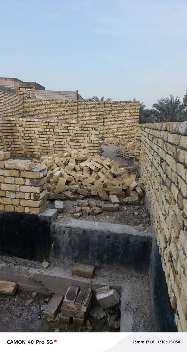 هيكل زراعي للبيع في(( العكيكه ))الفرع خلف دائره الكهرباء (حي مجبل)
مساحه ١٧٠ متر 
غرفه +صحيات داخليه وخارجية+ ديوانيه+مطبخ
الخدمات ماء+كهرباء +مجاري
بناء درجه أولى رباط أرضي البناء كما موضح بلصور 
السعر ٢٨ 
للاستفسار ***********
