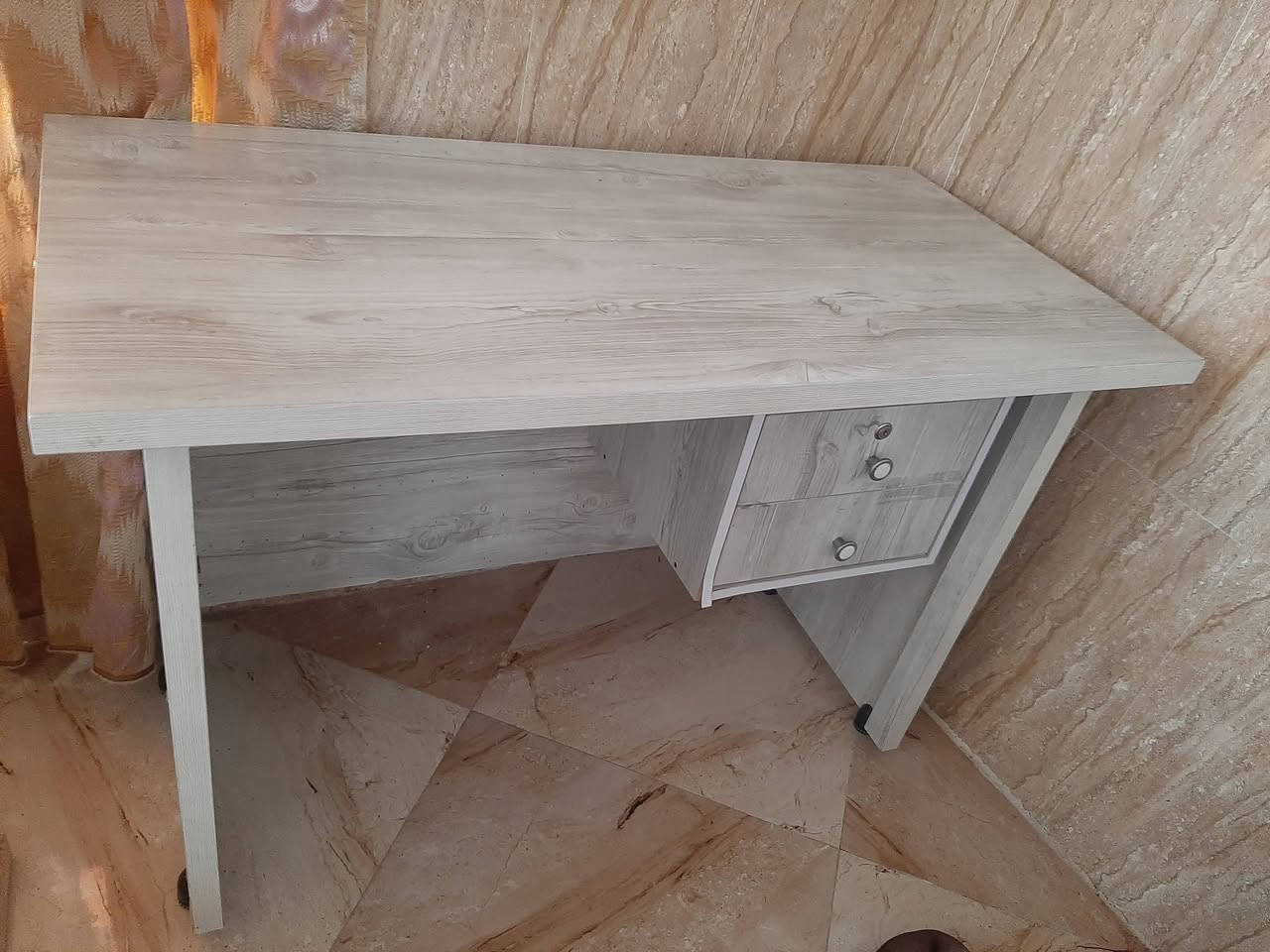 مرجوحة الأصلية/ السعر  ٧٥ ألف
ميز مكتبي اخو الجديد
طول ١٢٠وعرض ٦٠ وارتفاع ٨٠
السعر ٧٥ ألف 
للإستفسار ***********
