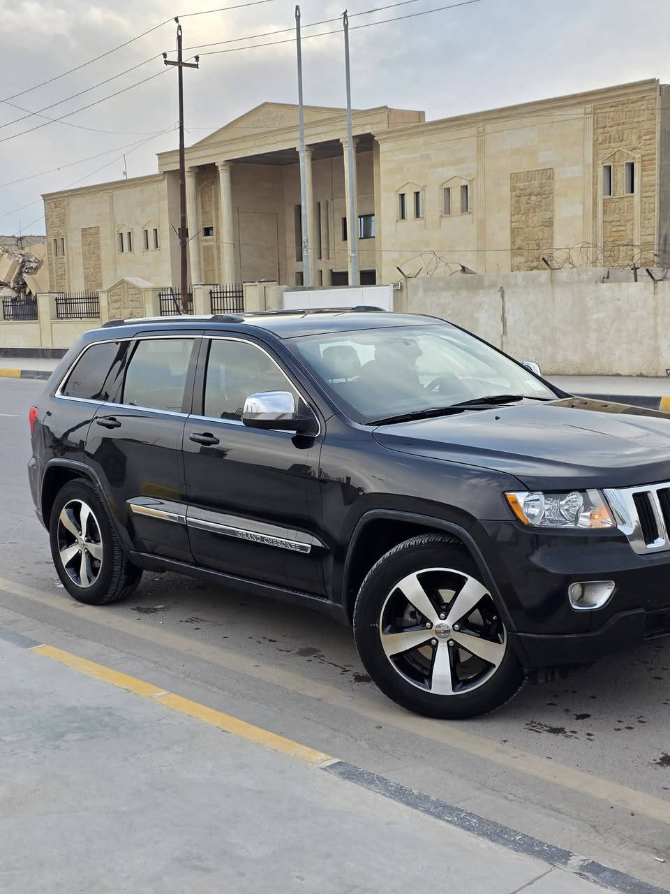 للبيع 
للأستفسار ***********
#السعر160
جيب لاريدو موديل 2011 كلين والسونار مرفق بلمنشور
رقم بغداد مميز 
تخم تاير جديد مع تخم ويل 20
كهربائيات كلها شغالة
تبريد ثلج
صدر امامي خلفي جديد.
هزه جديده رقم دولي جديد 
كير مكينة مكفولات 
راديتر مع واتر بم شاده جديد 
لايت زنون 

مكان السيارة ديالى بعقوبة
