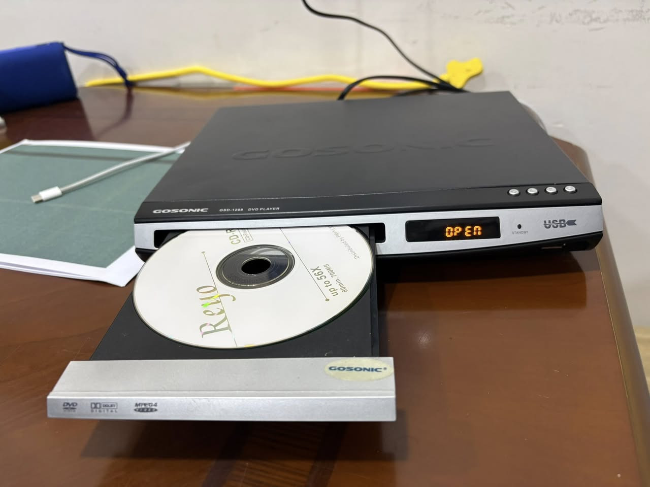 مرحبا
للبيع مشغل أقراص

تشغيل أفلام وأغاني من أقراص DVD وCD

 • يدعم USB لتشغيل ملفات من الفلاش

 • يشتغل على التلفزيون لعرض الفيديو
مكاني الموصل حي الزهور


**إذا كنت صاحب هذا الإعلان وتريد حذفه لأي سبب، رجاءا أرسل رسالة إلى الدعم الفني**