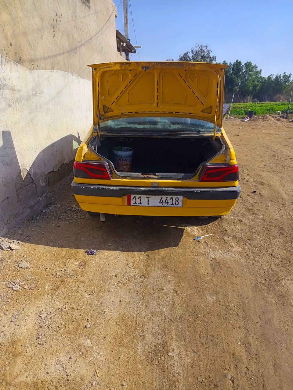 سلام عليكم شباب بيجوو 405
موديل 9 سياره حلوه وكاعده بسمي 
الله شاهد سياره حلوه بس يرادلهه غسله زينه
تحويل ثاني يوم
مصفر هيه وغرامات 
مامطلوبه الف 
مكاني بغداد المدائن 
***********
السعر 28بيهه مجال
