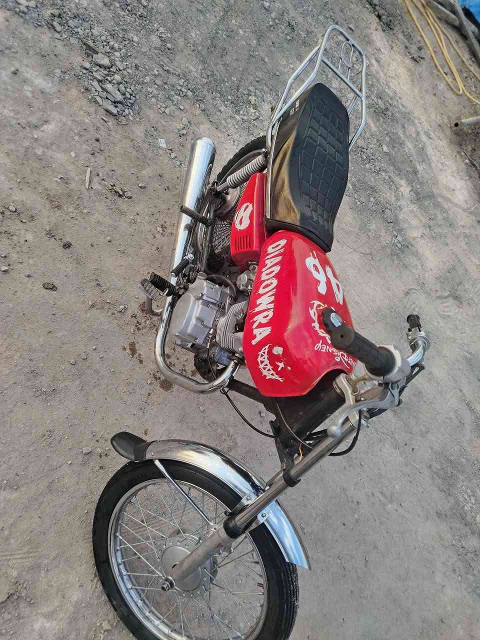 سلام عليكم دراجه كلك موديل 20 مكفوله عشاير محرك مفتوح السعر 375 وبيها مجال المكان قضاء النصر ***********
