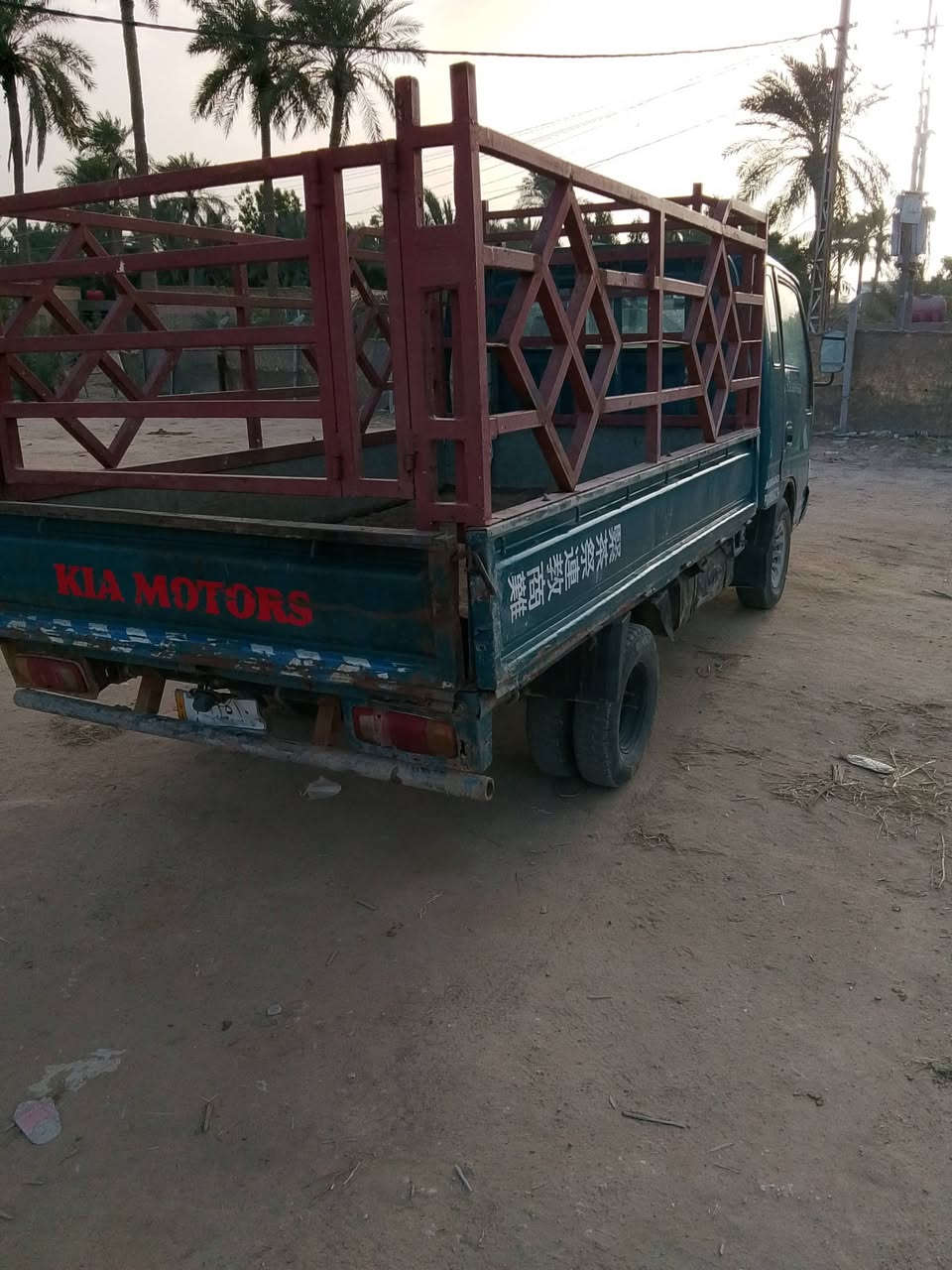 السلام عليكم اخوان عندي سيارة كيةللبيع فونتيرةمديل 99قمارة ثابتة مكفولة مكينةوكيروحدادية وتخم تايرلون أزرق 7جنكال رقم قادسية مداورثلني يوم رقم موبايل ***********
