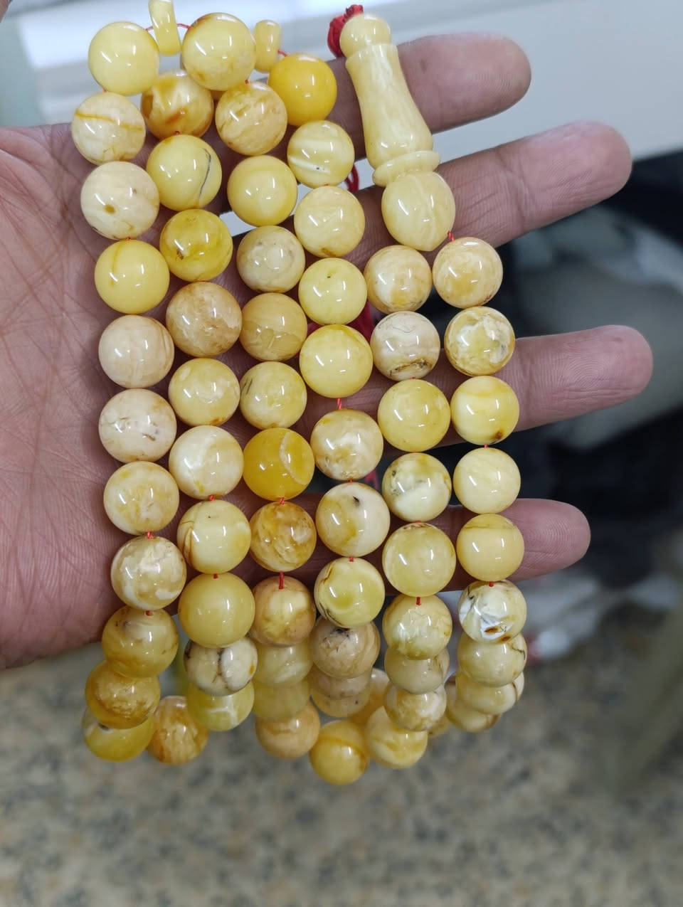 كهرب كلنكرادي جميلة وزن 95 غرام شاهد استندر نظيف جدا سعر على 2500 الغرام عراقي يوجد توصيل *********** خالد ابو علي الساعدي
