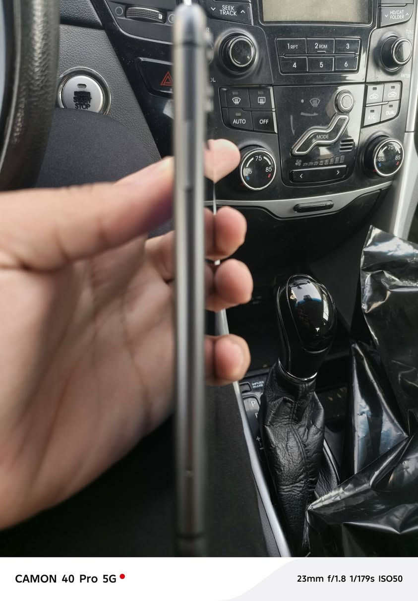 السلام عليكم ورحمة الله وبركاته
السعر مزاد مدة ساعة يبدي من ١٥٠ الف  ايفون 11 عادي ( اني مشتريه على ايدي )
دبل شريحة
غير مفتوح نهائياً
مكاني كربلاء 
بطارية 74
لون اسود 
ذاكرة 128
بدون ملحقات 
الفيس ID لايعمل
تواصل اتصال فقط 
***********
