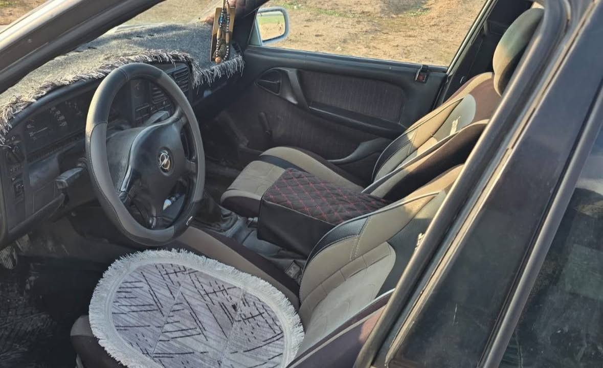 اوميكا موديل 91 رقم نينوى ألماني
حجم 20 صبغ ما بيها فقط شبر بارد
دوشمه جديد وتخم تاير جديد
محرك لا صرف ولا نفخ مكفول
وشرط الوكاله والتحويل وعندها كوبون 
للإستفسار الاتصال بالرقم
***********
