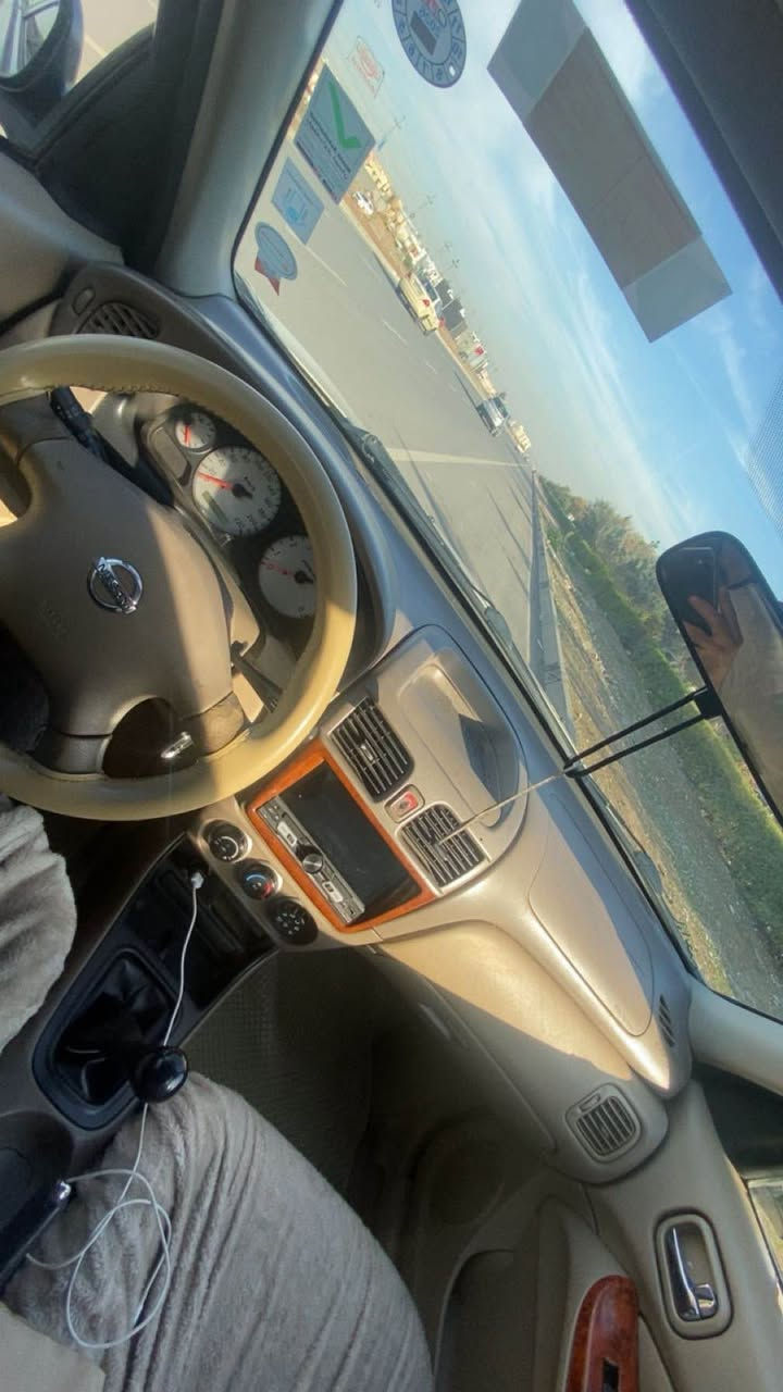 هه زه ي نويه  و ره قه م نويه سه نه وي هه تا مانگي ٥ مايه  به ناوي خؤمه 
جوار تايه خاويني له بن دايه. سه ياره كه شاشه ئايپاته  و كاميره  *********** أربيل, العراق
