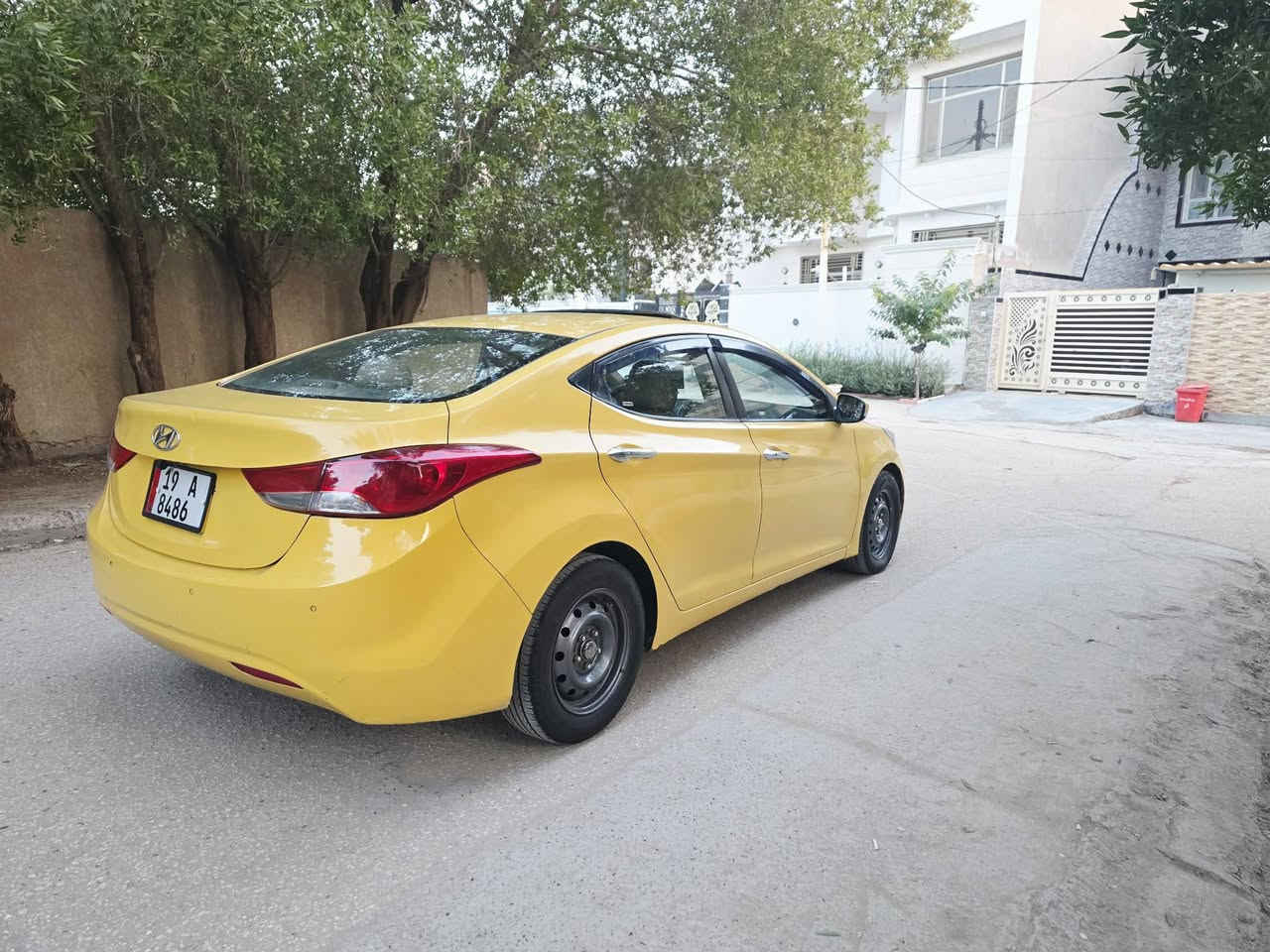 النترا 2013 خليجي فول موصفات بصمة فتحة فول للاخير السعر 93 سيارة جديدة بيه حافة البنيد فقط والباقي كلة مكفول مكينة كير حدادية تبريد كلة جديد جاهزة من كلشي  هيئة غرامات مصفرة رقم كربلا دولي السعر 93 رقمي *********** مكان السيارة حلة المركز
