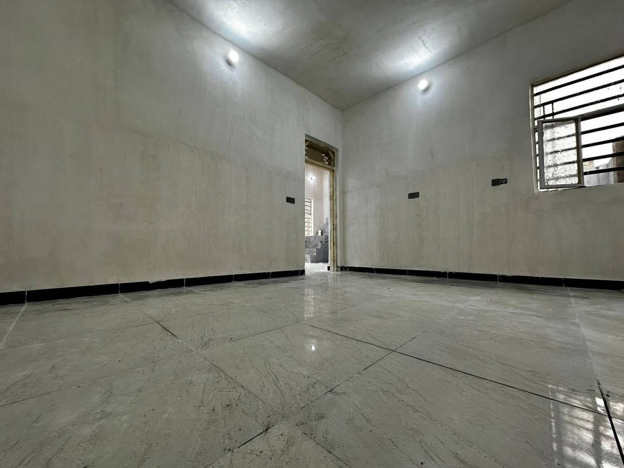 يا زاق يالله دار للبيع   ***********
