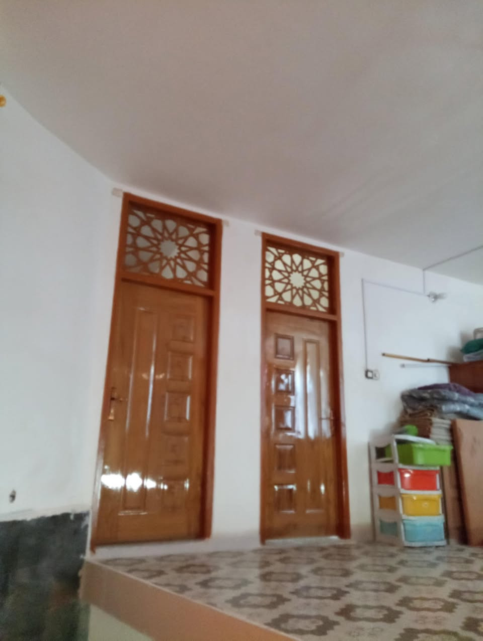 على بركة الله 
دار للبيع  طابو زراعي سند 25. حله ورديه خارج قرب جامع العكام.  بناء حديث المساحه 250.   ثاني قطعه عن شارع العام السعر خاص 
مكتب فيوضات الرحمن 

***********
