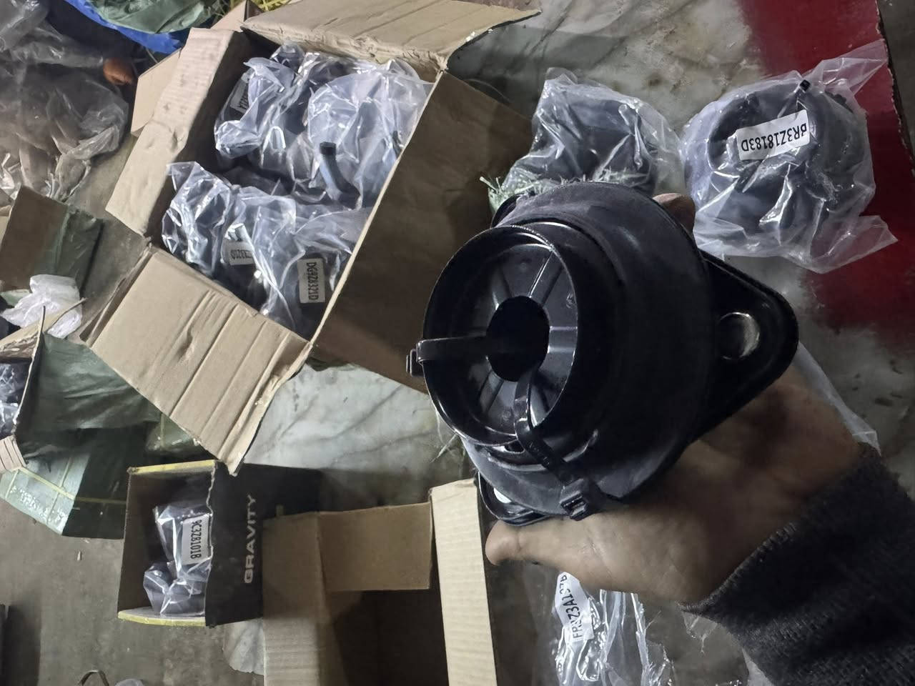 حياكم الله 
وصول بضاعة جديدة للموستنك
واتر بم
دبات ماء
قواعد دبل قديم وحديث
صدر امامي وخلفي مع لاستيك لوي
شوف شتحتاج خابرني
مهندس سيف ***********
