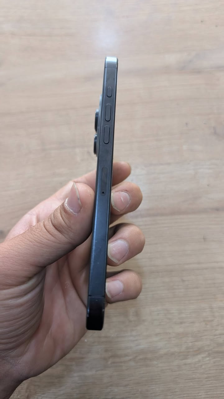16 pro max
256 gb
battery 🔋 88
830$ 

***********
