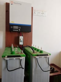 ورحمة للبيع مستخدمات اتصل 07808005695 هذا الجهاز هو عاكس شمسي (Inverte...