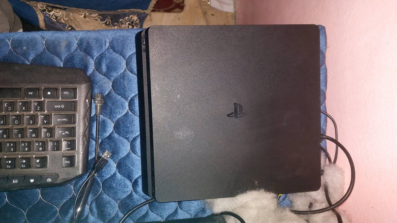 السلام عليكم ورحمة الله وبركاته ps4 سلم مهكر نضام12.50 ما مفتوح ويا 5العاب السعر 275العنوان ديالى للتواصل***********
