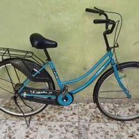 بيسكل للبيع بطه حجم 26 نضيف جدا نوع ياباني السعر 60وبي مجال عنوان بغدا...