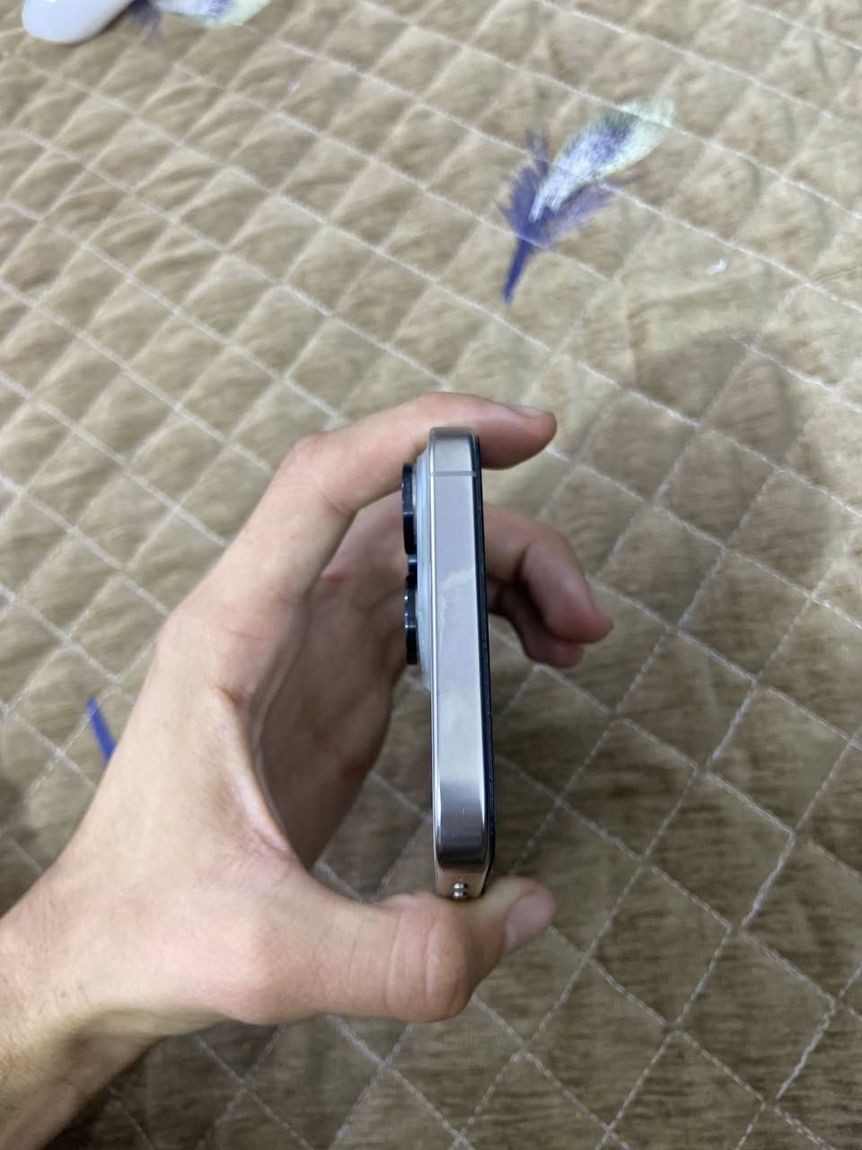 16 برو ماكس
16 pro max 
بطاريه 91 
شرق اوسط ABM 
جهاز بلادي 
بدون اي خدش 
ذاكره 256 
سعره 1350 
ميسان العماره
***********
