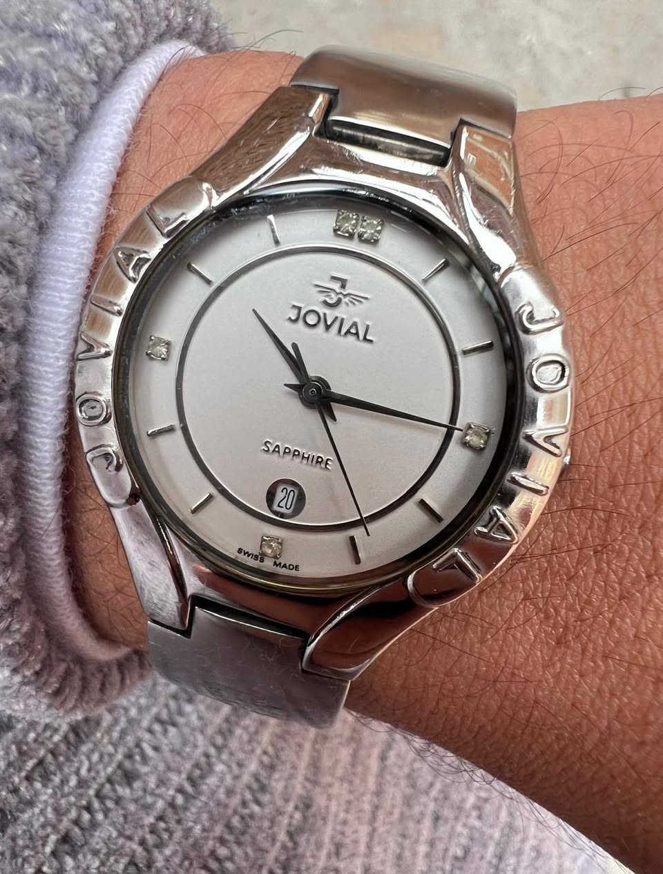 بسم الله 
جوفيال كلاسيك ، سويسري الصنع ، مقاس ٣٨ مللي ، نتيجة ، بطارية ، زجاج زفير ضد الخدش للتواصل 01278276054


**إذا كنت صاحب هذا الإعلان وتريد حذفه لأي سبب، رجاءا أرسل رسالة إلى الدعم الفني**