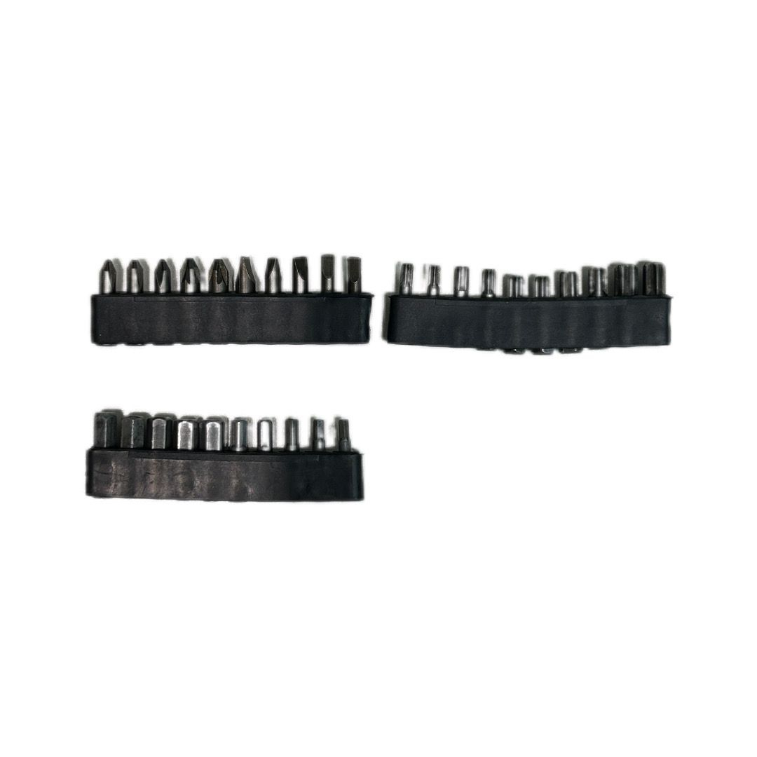 طقم مثالي لجميع أعمال الصيانة
المنزلية القوية والخفيفة
يتضمن مفك كهربائي قابل لإعادة الشحن وعدد كبير من الرؤوس المختلفة لتتناسب مع جميع أنواع البراغي والتثبيتات

 سهل الاستخدام وخفيف الوزن، مصمم لتوفير أقصى راحة أثناء العمل

يُستخدم لتجميع الأثاث وتصليح الأجهزة المنزليةو فك وربط البراغي، الأعمال اليدوية، وصيانة السيارات الخفيفة

 مزود بوصلة مرنة للوصول للأماكن الضيقة بسهولة.

يحتوي الطقم على:
– مفك كهربائي قوي بقبضة مريحة
– ٣ رؤوس حفر مختلفة
– ٦ رؤوس طويلة متعددة الاستخدام
– ١٢ رأس سداسي بأحجام متنوعة
– ٣ مجموعات رؤوس صغيرة (أكثر من ٢٠ رأس) تشمل رؤوس مسطحة، نجمة، مربعة، وhex
– وصلة مرنة للوصول للأماكن الصعبة
– شاحن كهربائي للمفك
– حقيبة بلاستيكية منظمة وسهلة الحمل

قابل للتحويل من شكل مسدس الى شكل مفك
 البطارية: قابلة لإعادة الشحن
الخامة: بلاستيك مقوّى ومعدن مقاوم للصدأ


**إذا كنت صاحب هذا الإعلان وتريد حذفه لأي سبب، رجاءا أرسل رسالة إلى الدعم الفني**